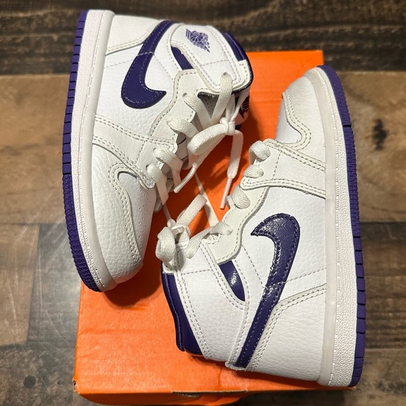 Nike Air Jordan 1 Retro High OG TD 'Court Purple' - Picture 2 of 7